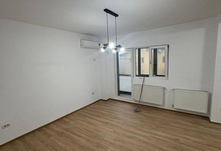 Vand garsoniera 44,52 mp Militari Residence la intrarea in cartier - Poză 1