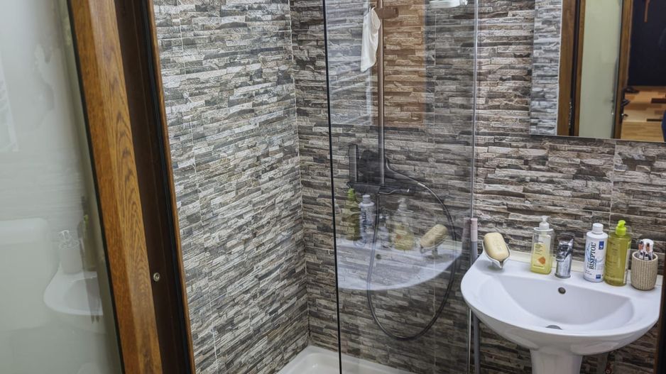 Apartament 3 Camere cu Centrală Proprie și Parcare – Sector 3 - Poză 4