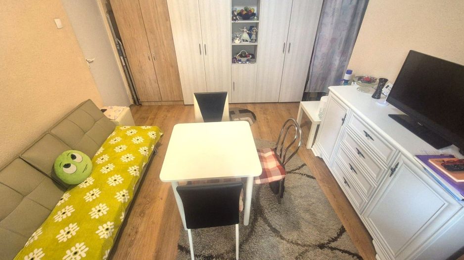 Zona Vlahuță, parter ideal locuință sau investiție pentru activități comerciale - Poză 2
