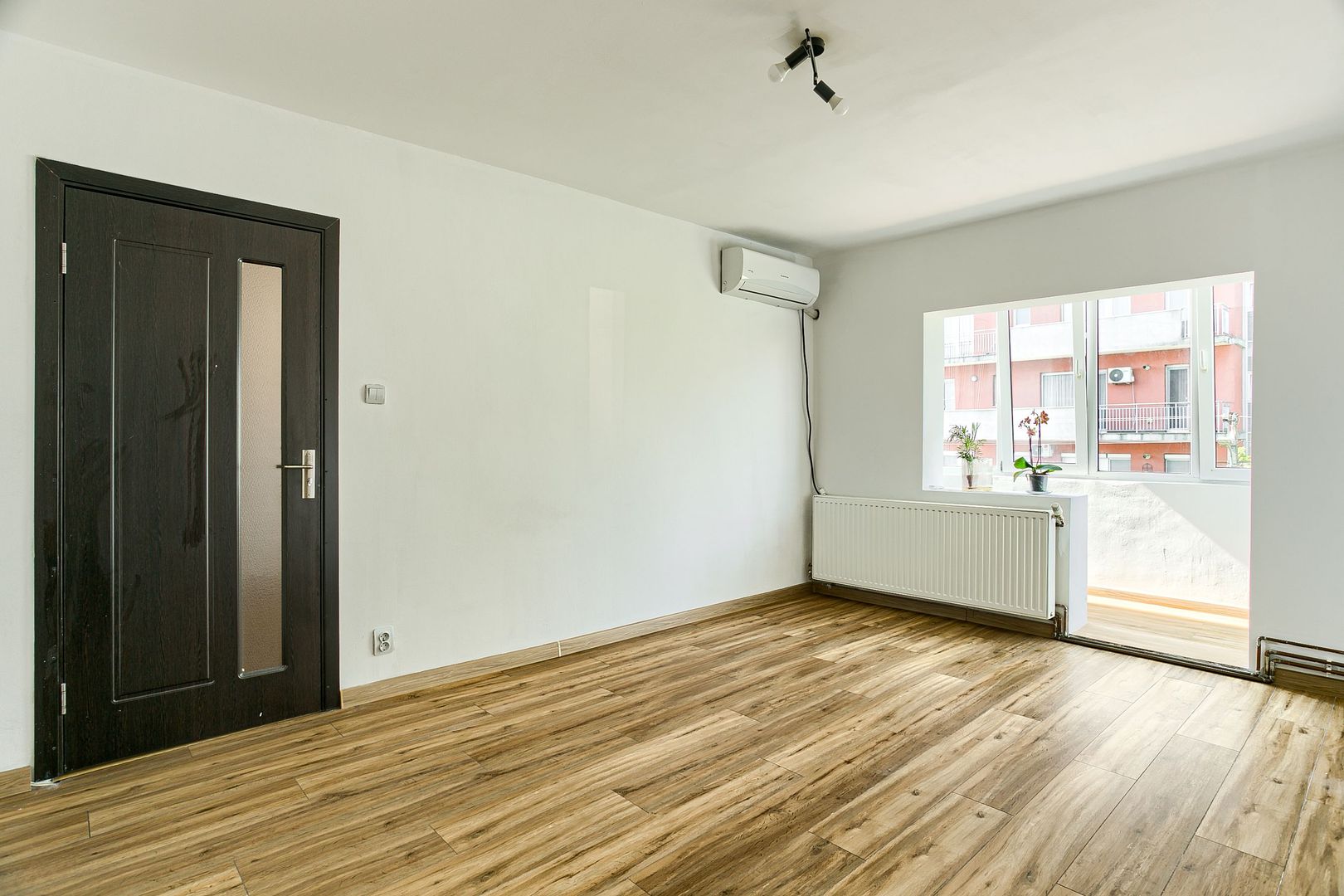 VANDUT Apartament cu 3 camere etaj 2, Micalaca - Poză 6