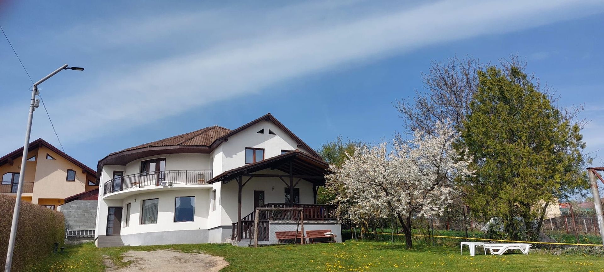 Casa solara si spatioasa, curte 700 mp - Cisnadie - Sibiu - Poză 2