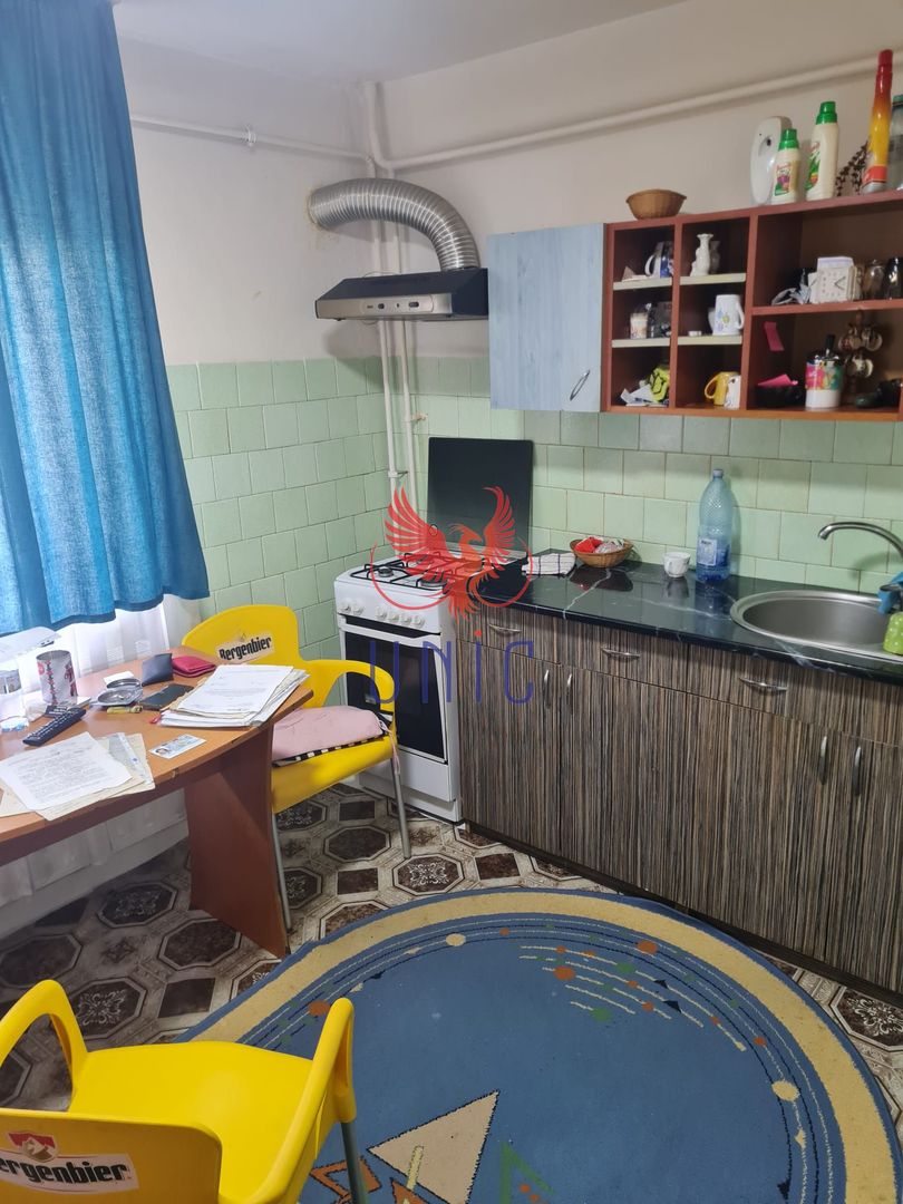 Apartament 3 camere decomandat parter, 1 Mai - Poză 3