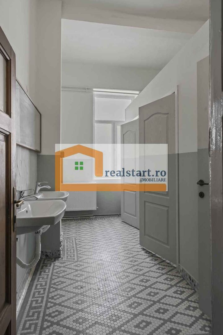 Cartierul Evreiesc, S+P+E+Pod, curte libera 300mp, ideal cabinete, birouri - Poză 15