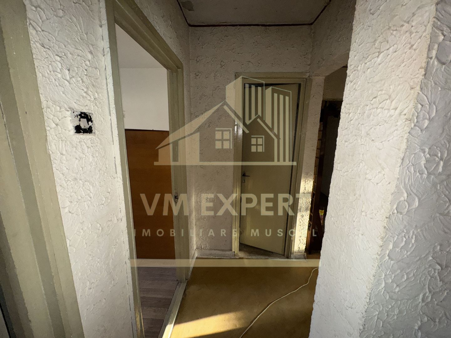 APARTAMENT 3 CAMERE ETAJ 4 VISOI CAMPULUNG - Poză 14