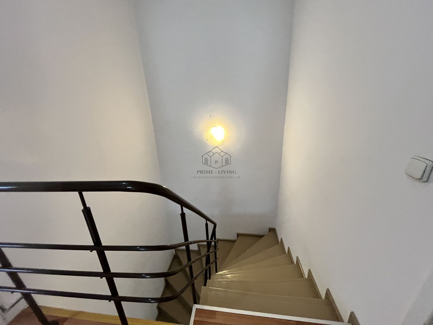 VILA CU 5 CAMERE LA INCHIRIERE PE MALUL LACULUI STRAULESTI - Poză 18