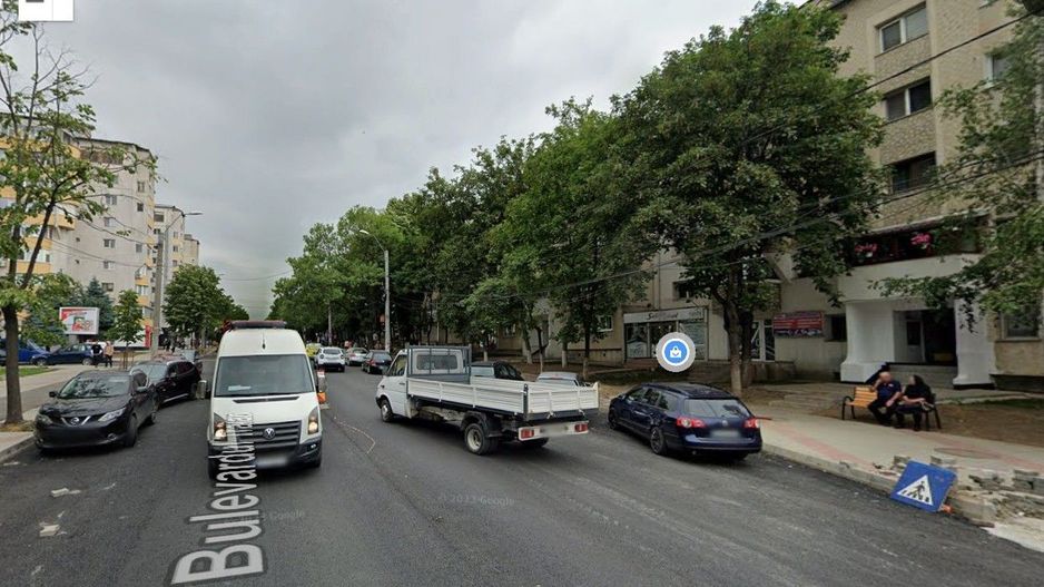 Apartament cu 3 camere, etaj 2, in renovare, zona TRAIAN; - Poză 1