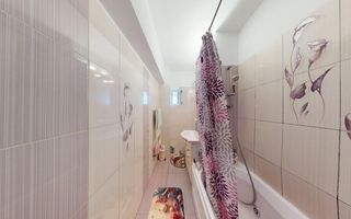 Apartament in zona centrala, la cheie, mobilat, utilat, et intermediar - Poză 3