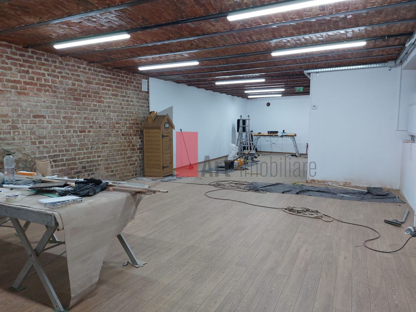 Spatiu depozitare/productie/showroom Universitate,intrare separata,100 mp. - Poză 2