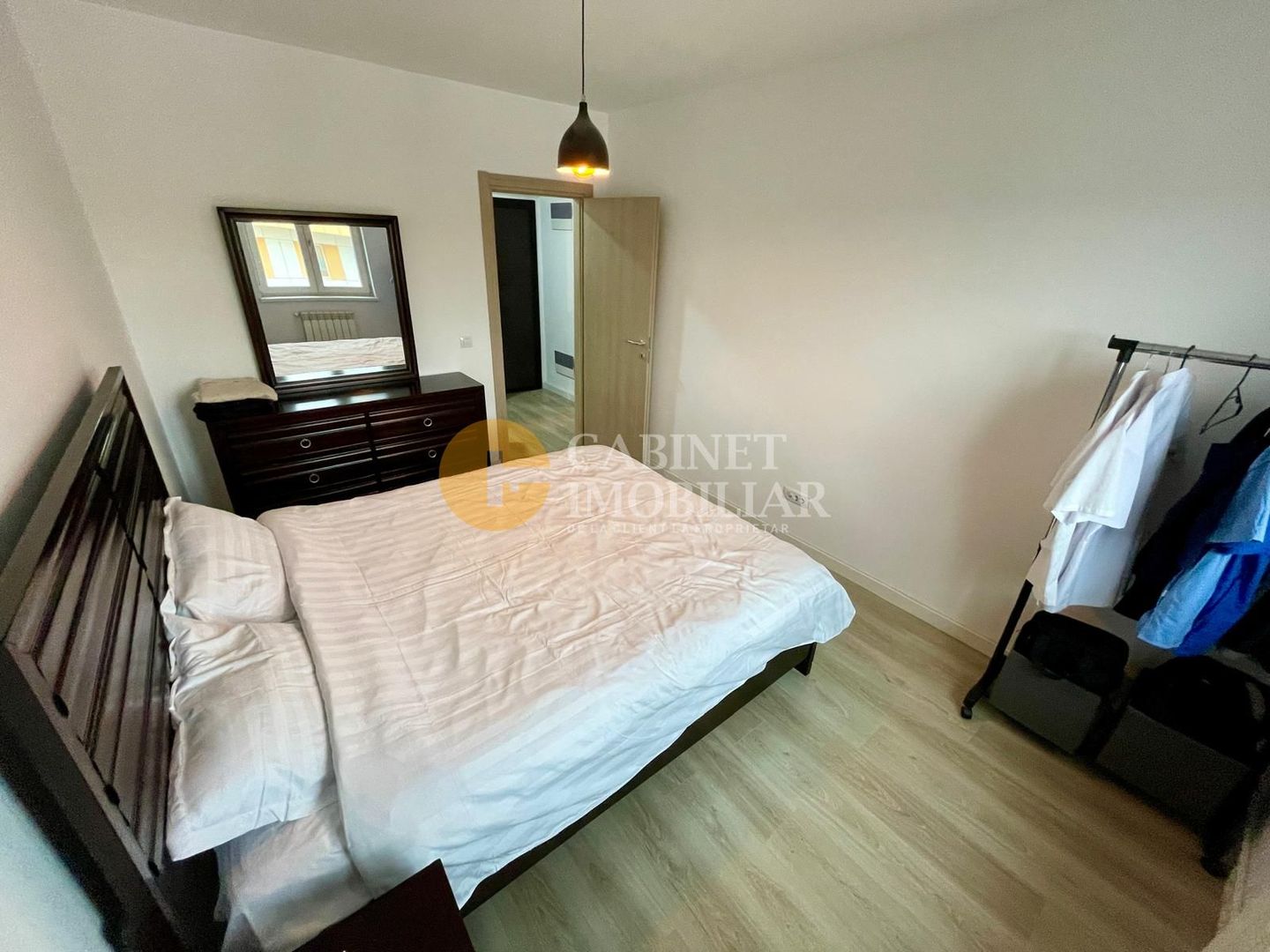 Doua camere - DECOMANDAT - loc de parcare - INTABULAT - 64mp - etaj intermediar - Poză 5