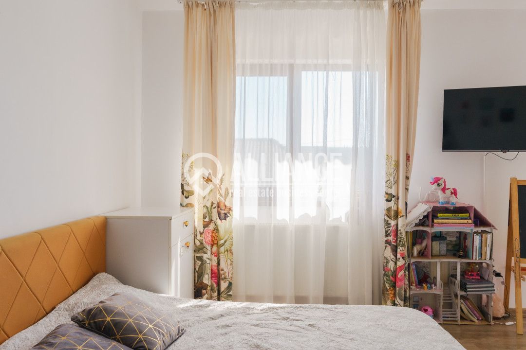 PALAZU MARE -  Vila Duplex cu 4 Camere, Panorama Superba si Curte Amenajata - Poză 32