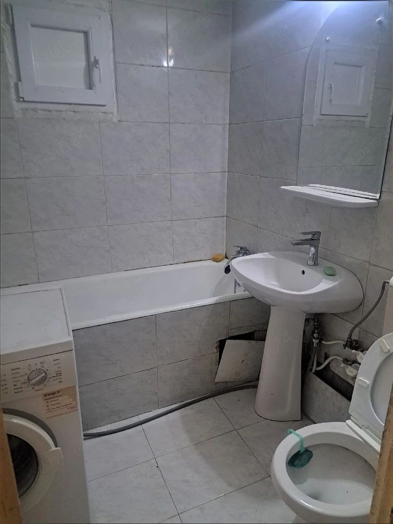 🔑 Vanzare apartament 3 camere, 80 mp, Etaj 1 – Piața Titan (Sălăjan) - Poză 2