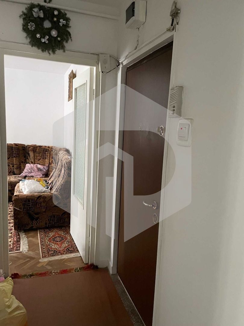 Apartament 3 camere decomandat-V. Aaron/ str.Iezer+pivnita - Poză 2