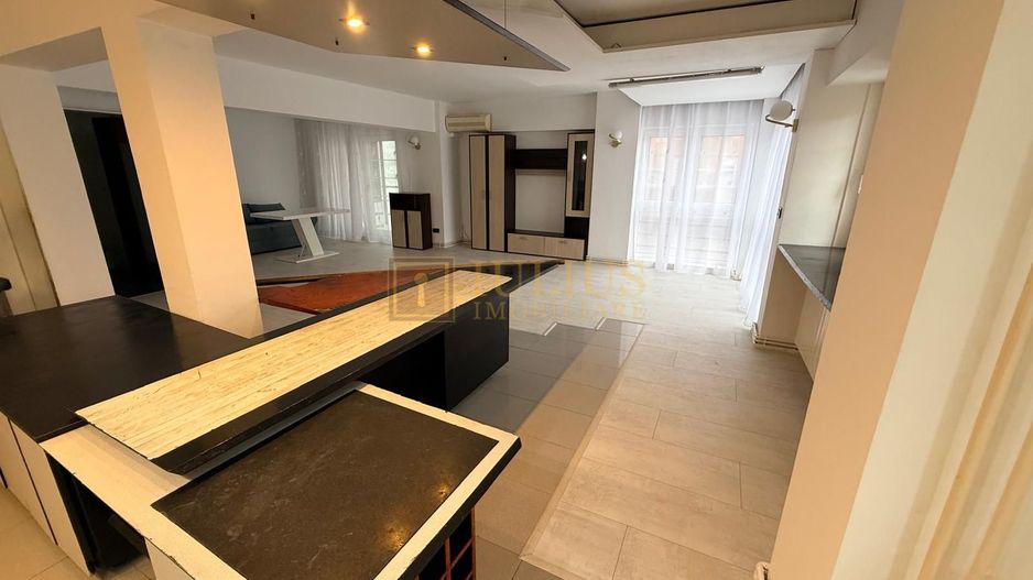 Medicina, 2 camere, 2 bai, centrala proprie, apartament spatios-105 mp - Poză 4