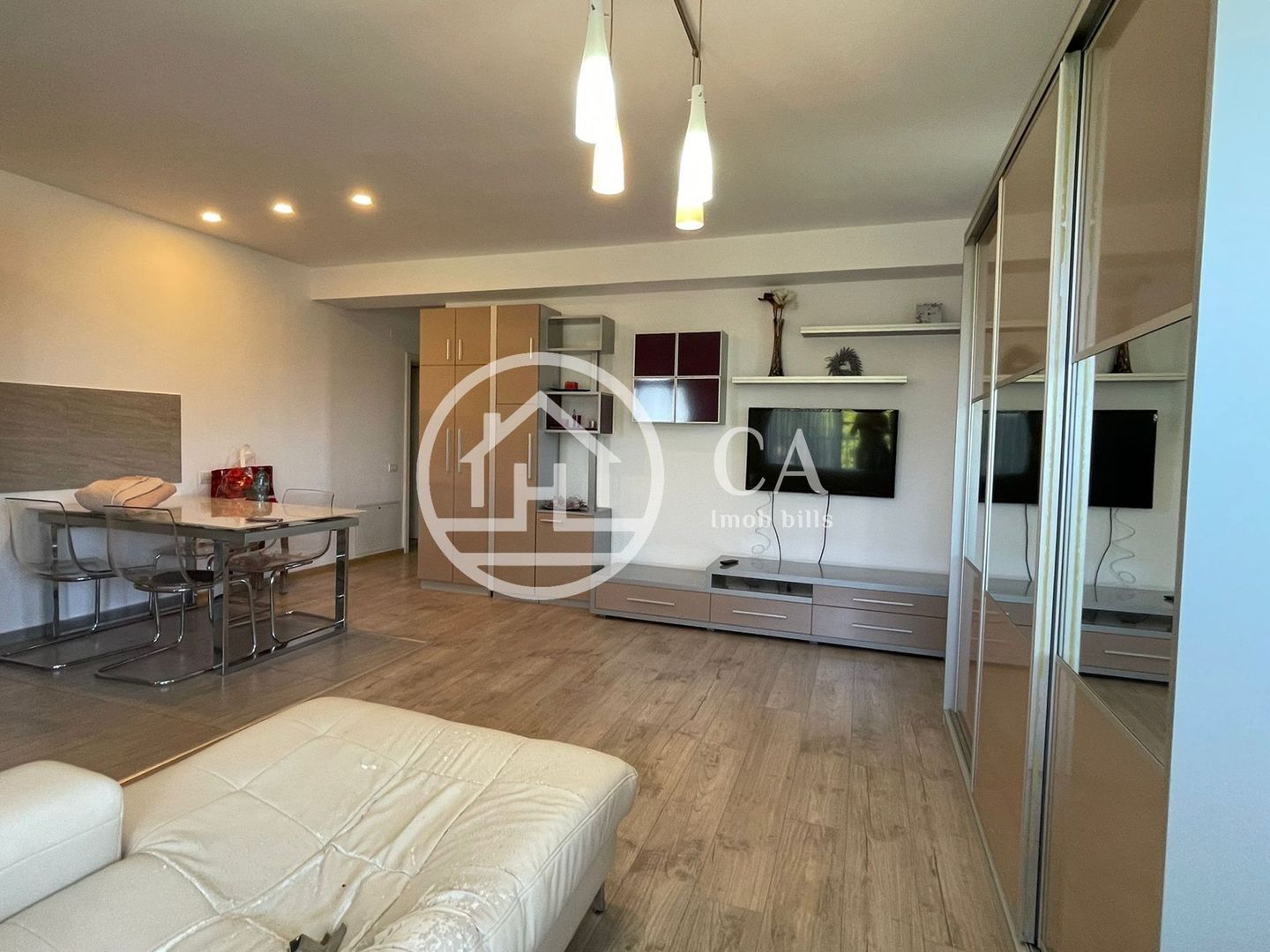 Apartament cu 2 camere de inchiriat in zona Salca, Oradea. - Poză 5