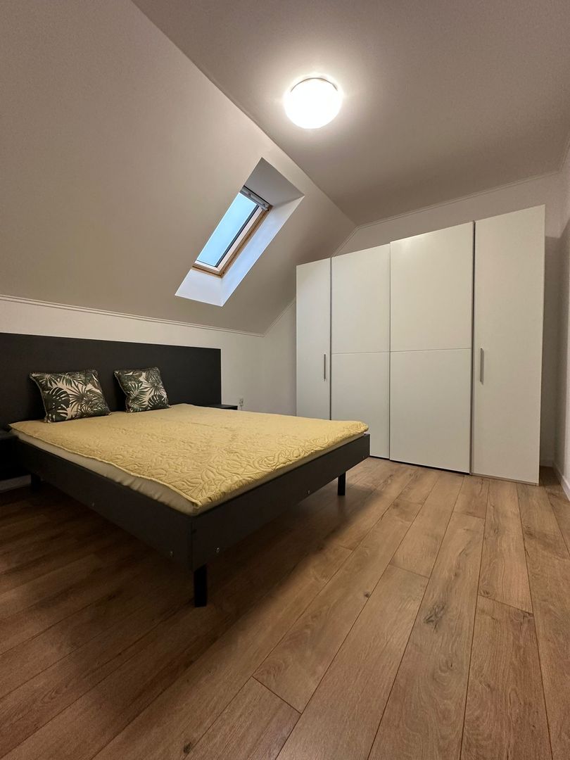 Apartament 4 camere,2băi,bloc NOU,1 parcare,zona 7 Noiembrie - Poză 3