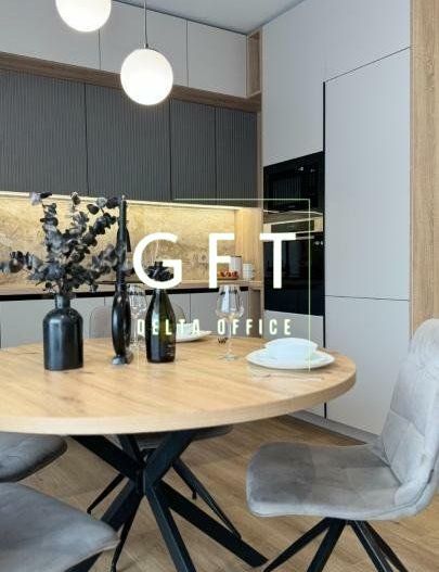 Central. Complet utilat. Nelocuit.Finisaje, dotari moderne - Poză 1