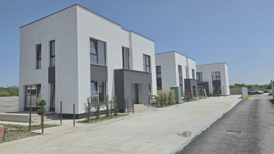 Otopeni - Zona Ferme, vila P+1, 5 camere,  4 dormitoare, 3 bai,  COMISION 0% - Poză 1