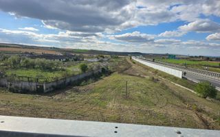 Teren+clădiri 60.000 mp.18 euro mp.deschidere la autostradă, - Poză 1