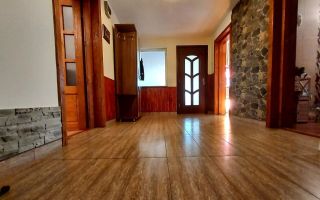 Vila Impresionanta în Deva–Construcție Solida 3 garaje inclus elevator - Poză 2