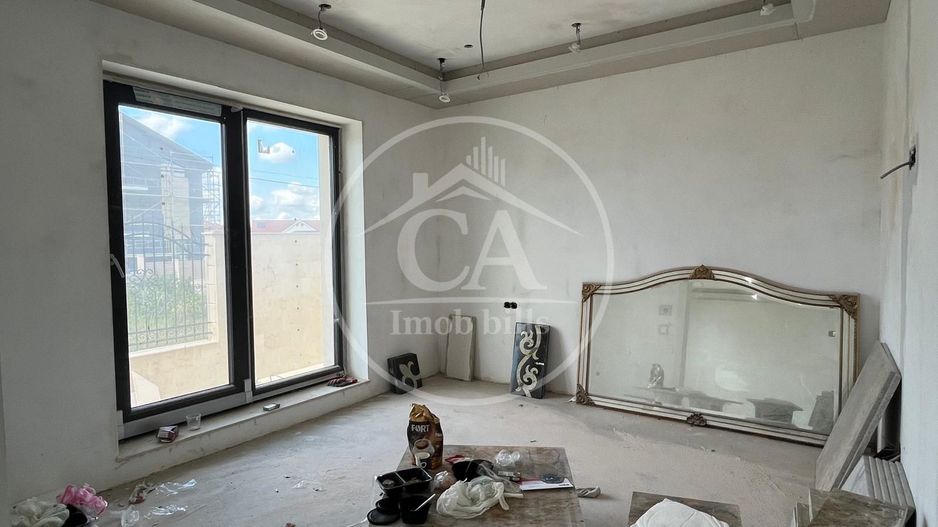 Casă de vânzare P+E+M cu 7 camere in Cartierul Grigorescu, Oradea - Poză 4