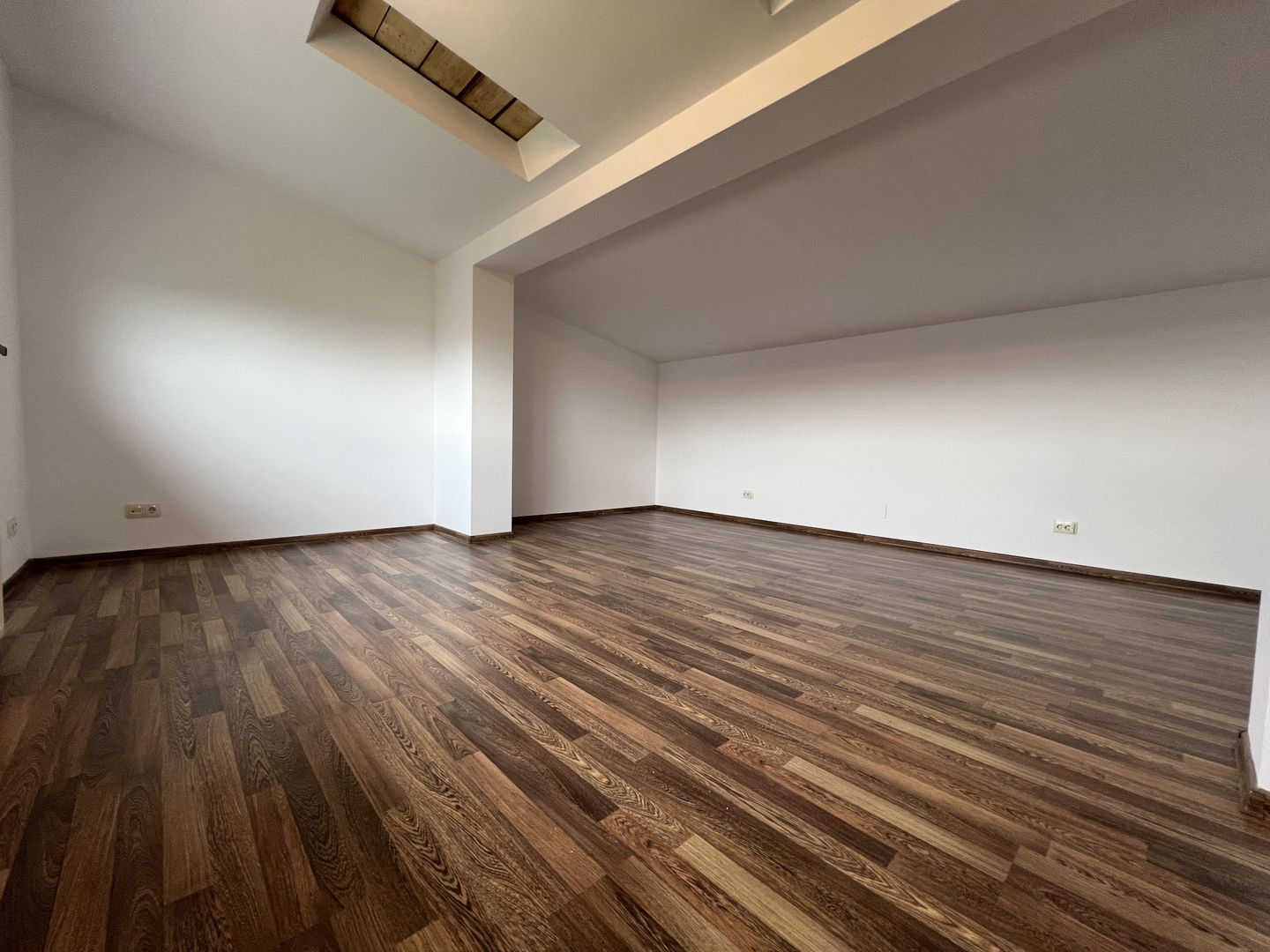 Vila tip Duplex Pipera | 260 mp Utili | Curte Proprie 4 Locuri Parcare - Poză 13