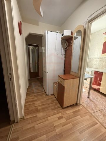 ✨De închiriat 3 camere, Micro 14, 300 Euro/luna - Poză 9