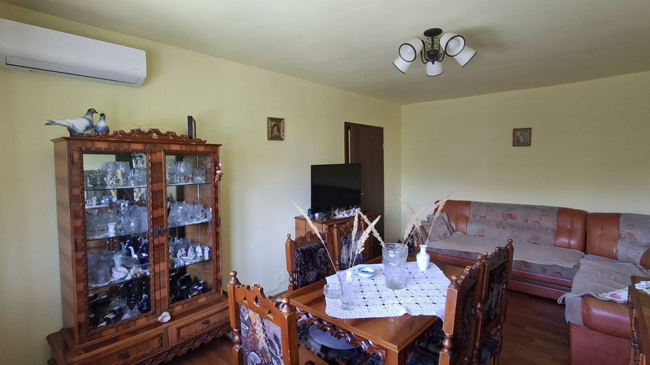 Apartament decomandat 3 camere - zona Torontalului - Poză 3