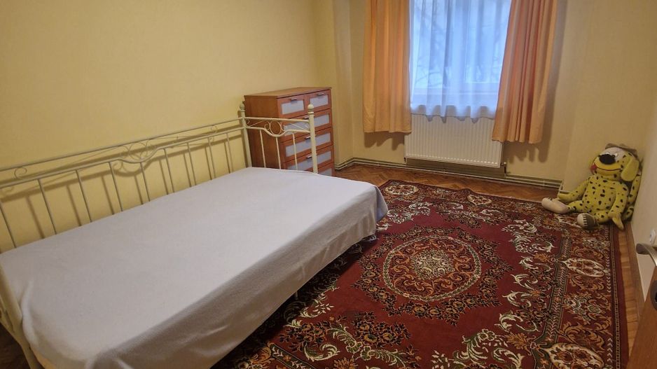 APARTAMENT4 CAMERE ZONA  SOARELUI LANGA SCOALA 30 - Poză 3