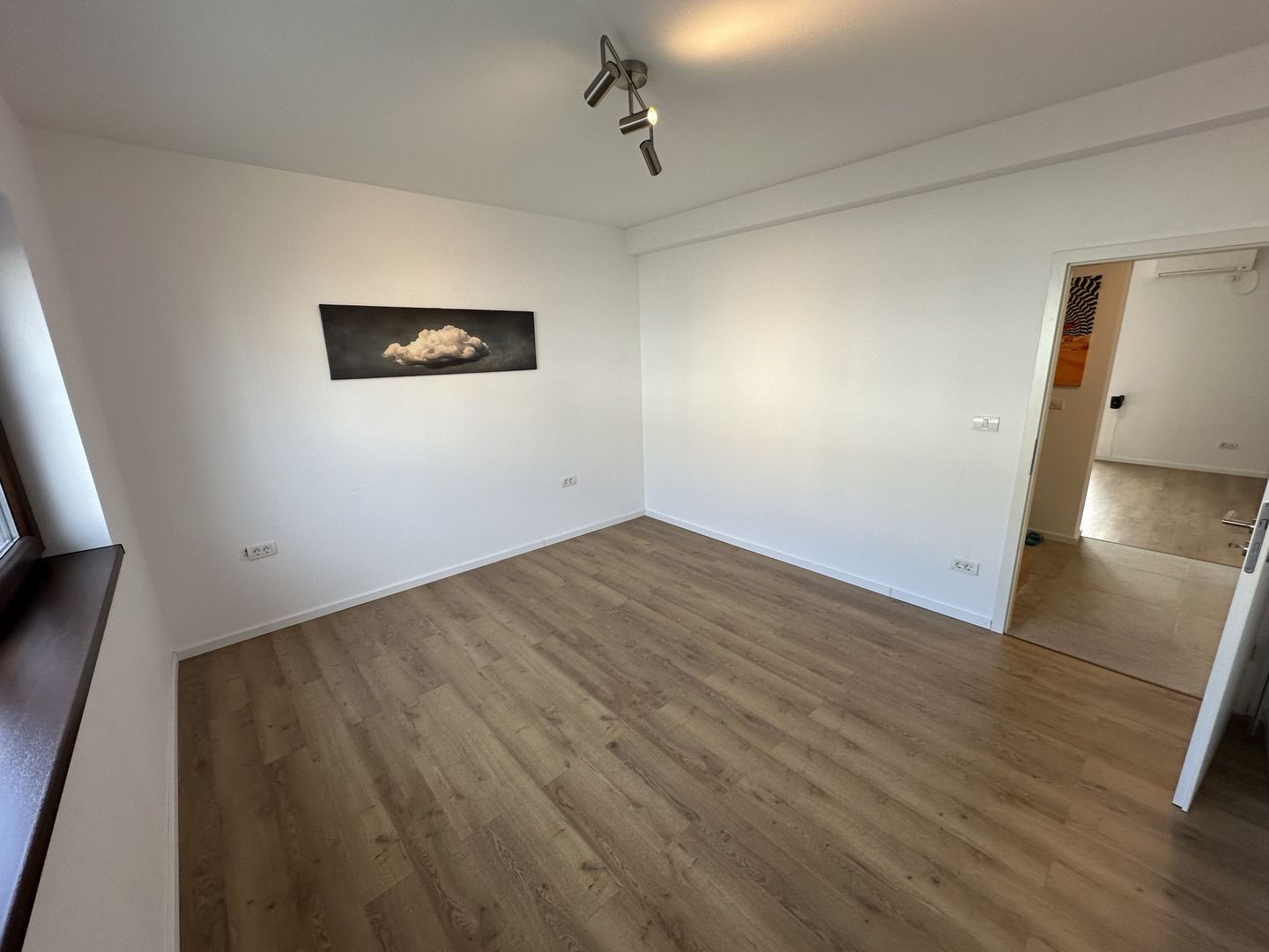 Casa deosebita intr-un cartier privat cu bariera - Poză 30