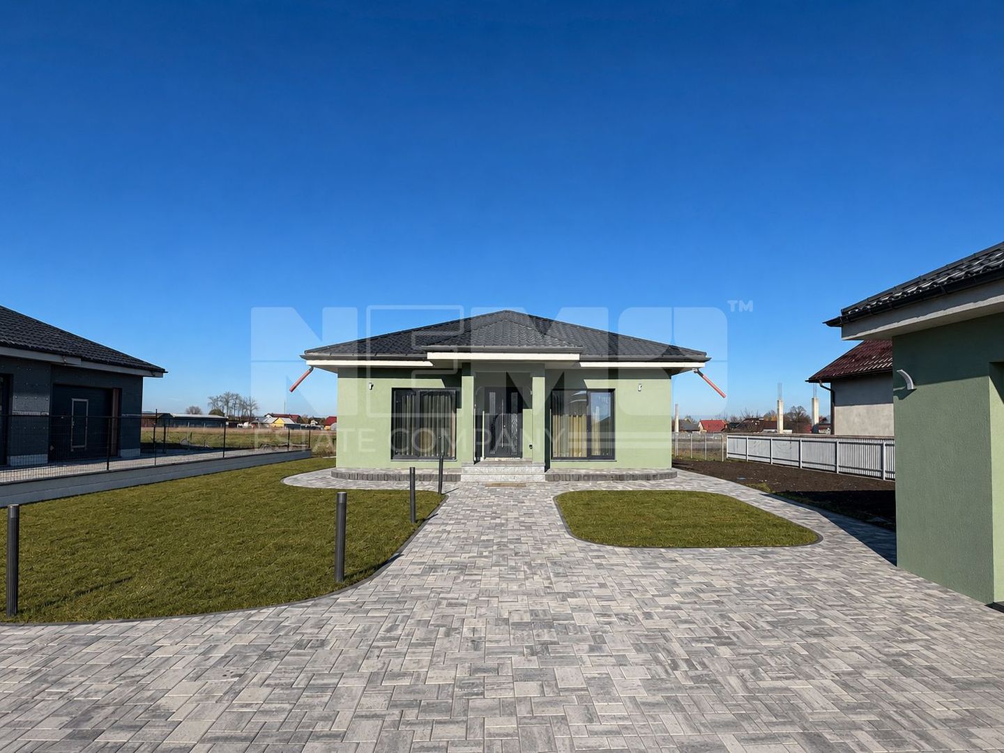 CASA MODERNA CU 4 CAMERE SI CURTE | 161 MP+48 MP ANEXA | VOLOVAT - Poză 20