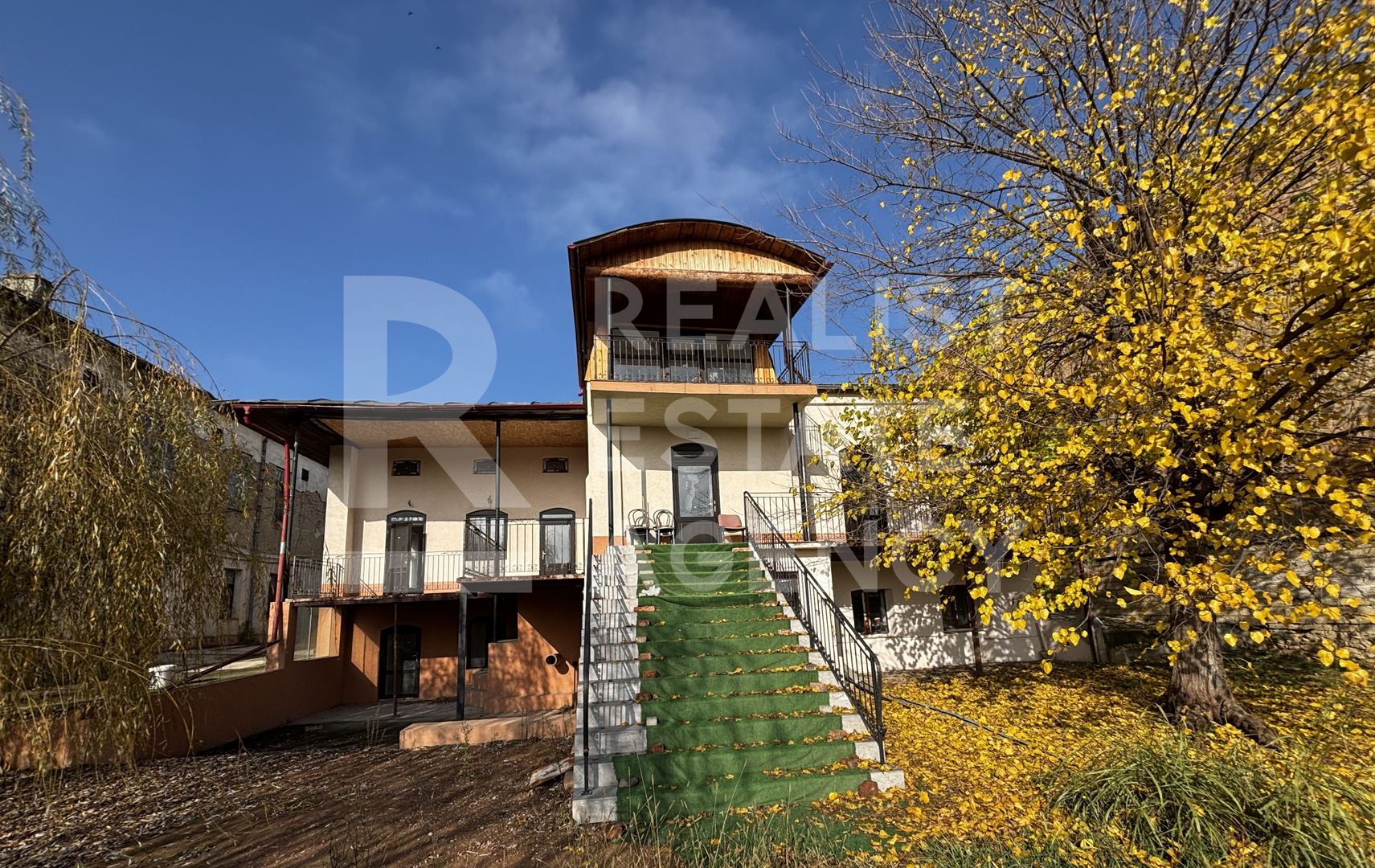 De vânzare – Clădire impresionantă, 11 camere, 9 dormitoare, Păcurari - Poză 4