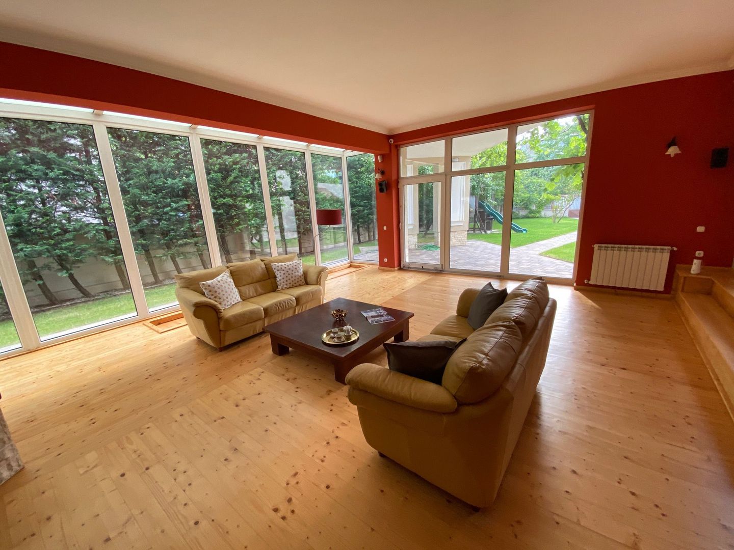 Generoasa si spatioasa - Poză 3