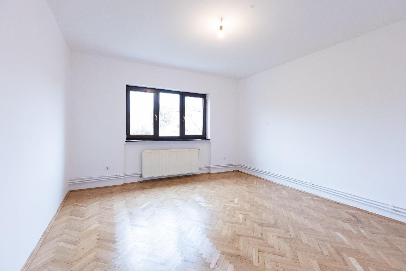 Apartament spatios cu garaj in zona Bogdanesti - Poză 5