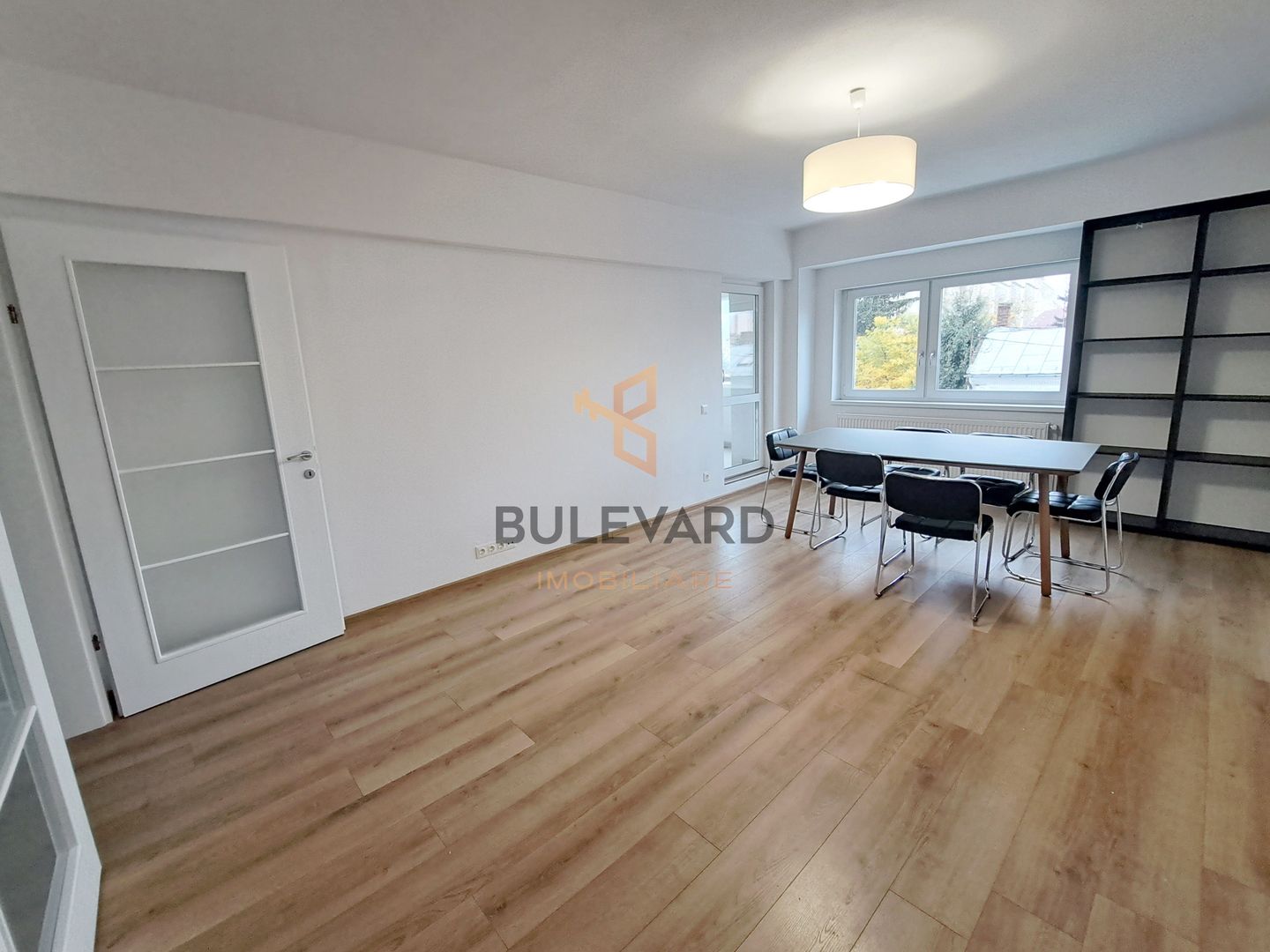 Spatiu birou in zona Teatrului national / Tribunal! - Poză 2