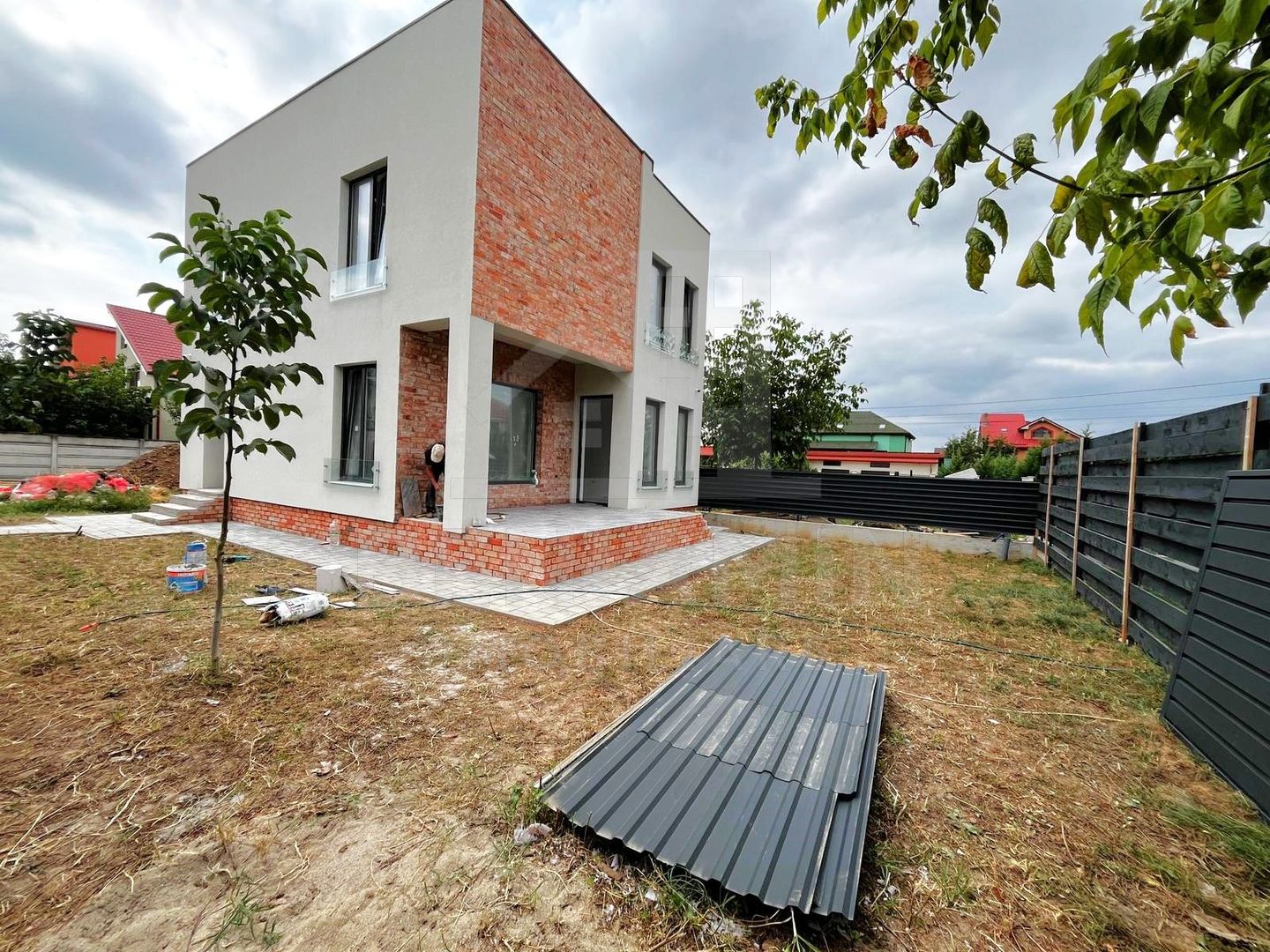 Casa Moderna P+1-Toate Utilitatile-140mp -3 Dormitoare-3Bai-Zona Ford - Poză 1