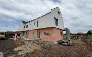 Triplex in Sacalaz |  Finisaje premium | 3 camere | Asfalt | 2 terase - Poză 1