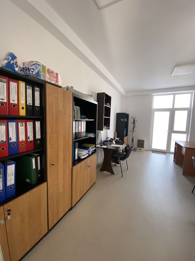 Spatiu birou - Poză 14