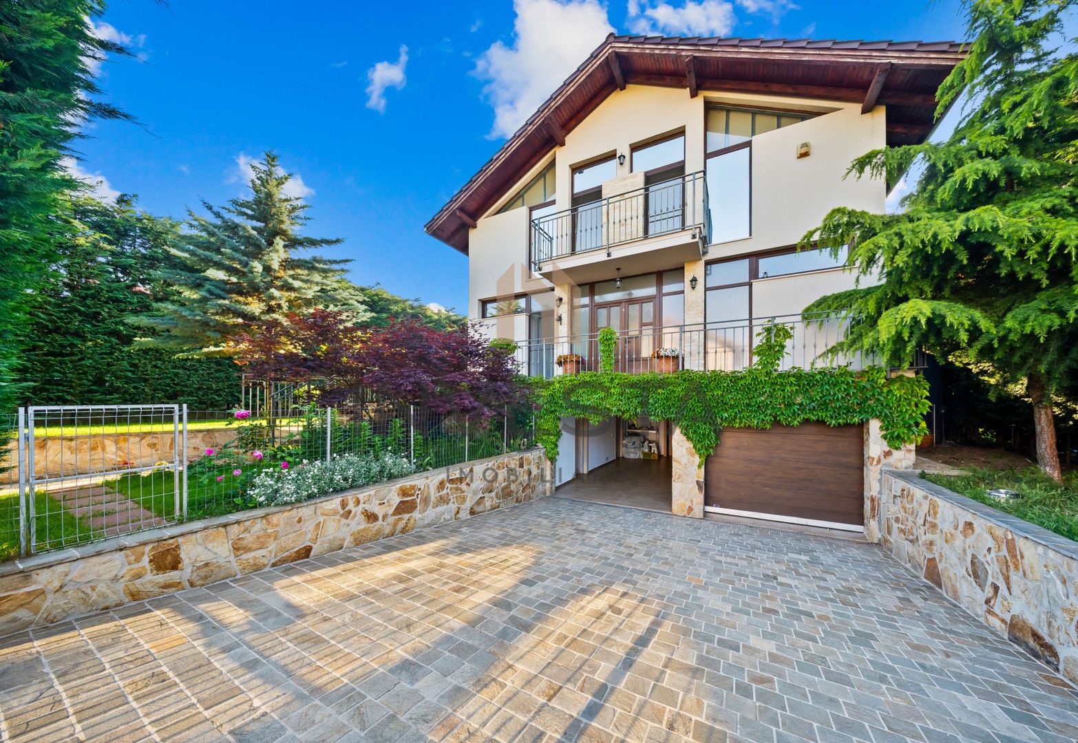 Casa individuala premium cu mansarda si gradina in Faget - Poză 1