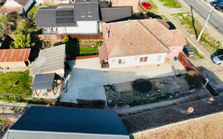 Casa pe principala in Giarmata  737mp teren - Poză 3