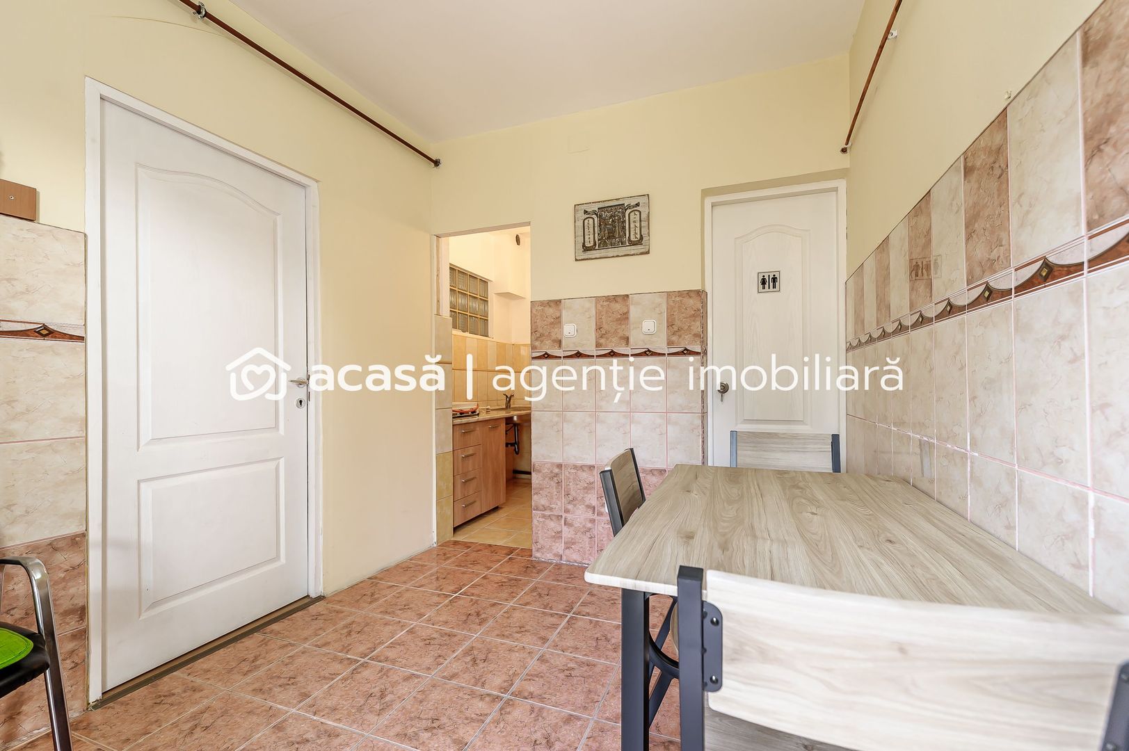 De închiriat apartament cu o cameră și curte interioară - Poză 3