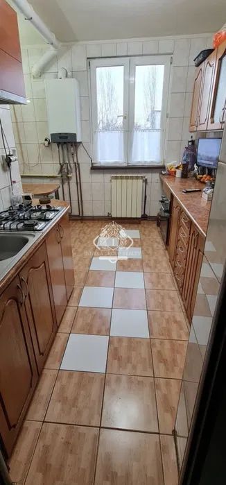 Apartament 4 camere decomandat in zona Brancoveanu | Centrala | Parcare - Poză 3