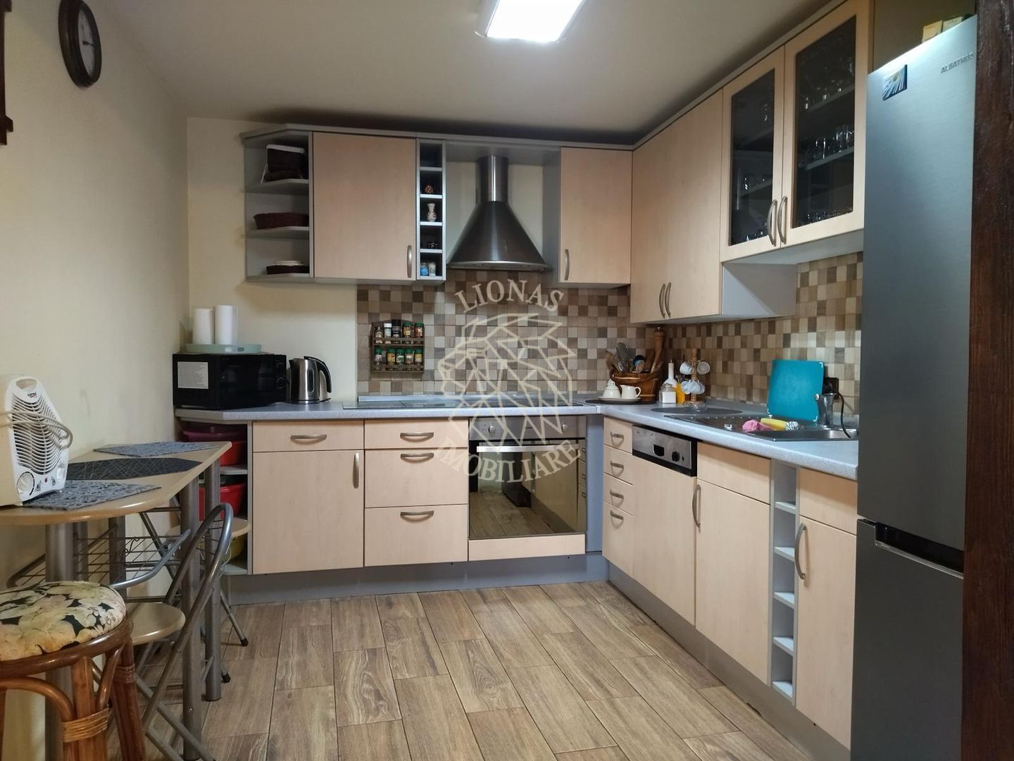 Cabana 160 mp-teren 5 ari-Foisor cu barbecue-La cheie-Colibita - Poză 5