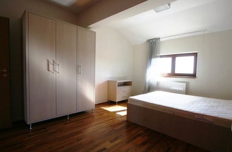 Apartament cu 2 camere de închiriat - Poză 2