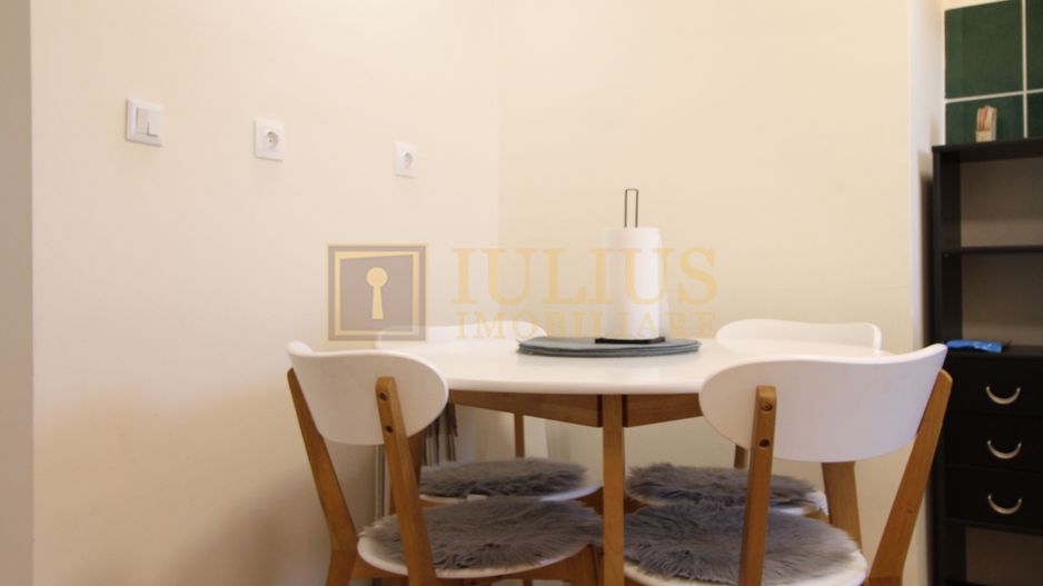 Piata 700, 2 camere, centrala proprie - Poză 3