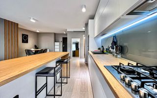 Apartament 2 camere 66 mp, zona Central - Poză 5