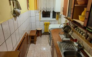 Apartament decomandat 2 camere cu balcon Lacramioarei - Poză 4