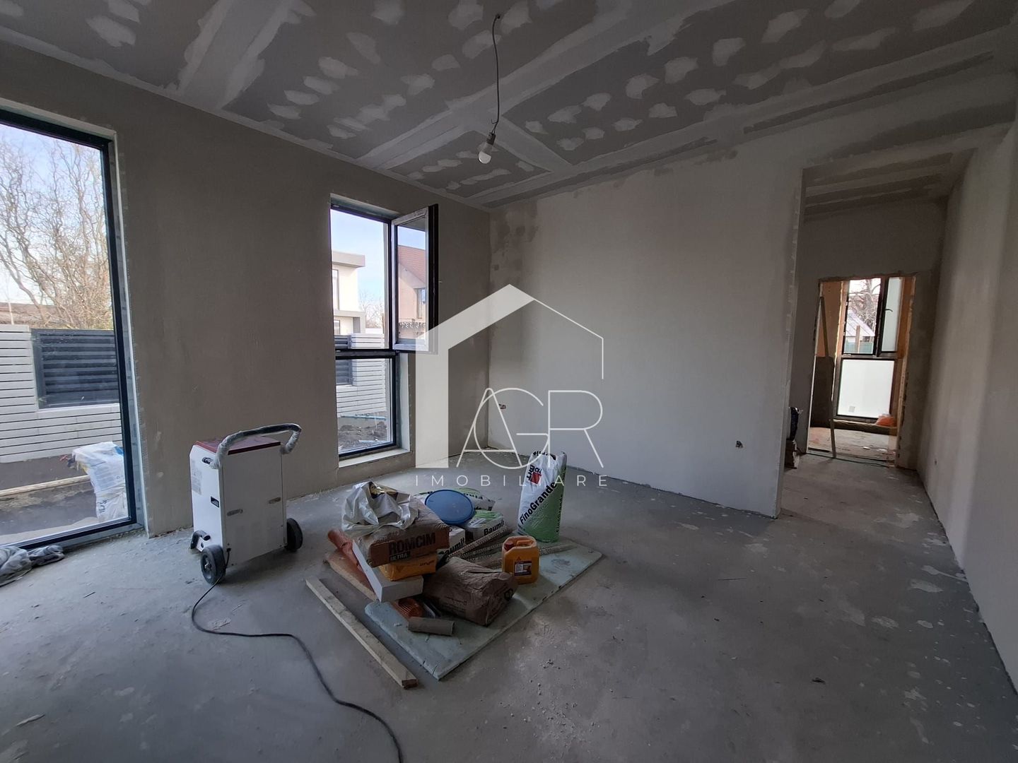 Casa cu 4 camere de vanzare, Bucov, Mica Roma - Poză 8