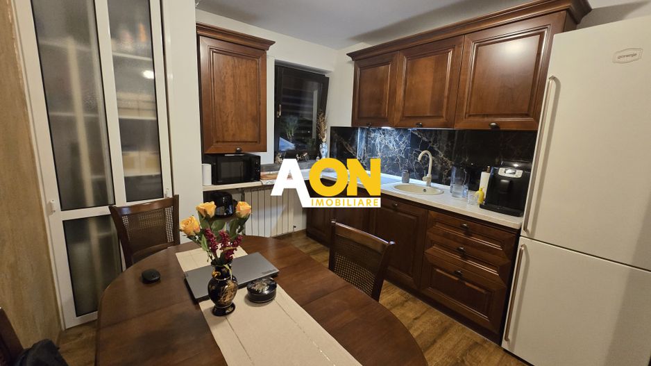 Apartament 2 Camere M-uri, Vedere spre Catedrala, Complet Renovat - Poză 9