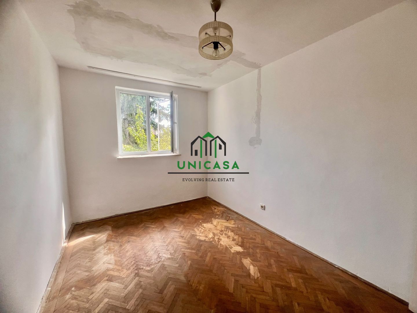 Apartament 4 camere, decomandat/Etaj 4/4 ,Zona Nord - Poză 4