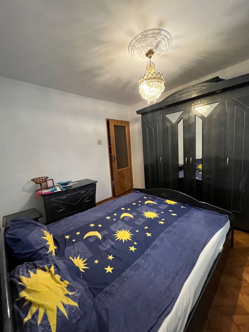 De vanzare - Apartament 3 camere si balcon spatios, decomodat - zona Lipovei - Poză 5
